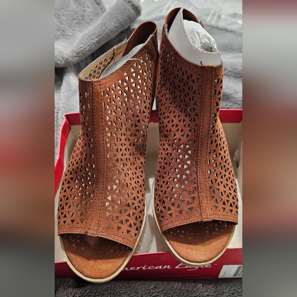 American Eagle Outfitters Brown Cut-Out Sandals